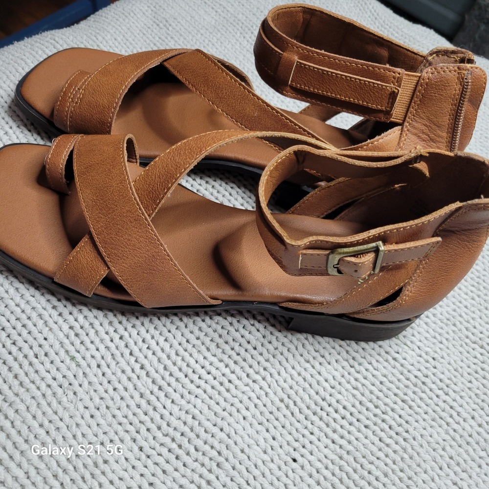 Frye and Co Tallu Womens Cognac Brown Leather Toe Loop Ankle Strap Sandals Sz 8